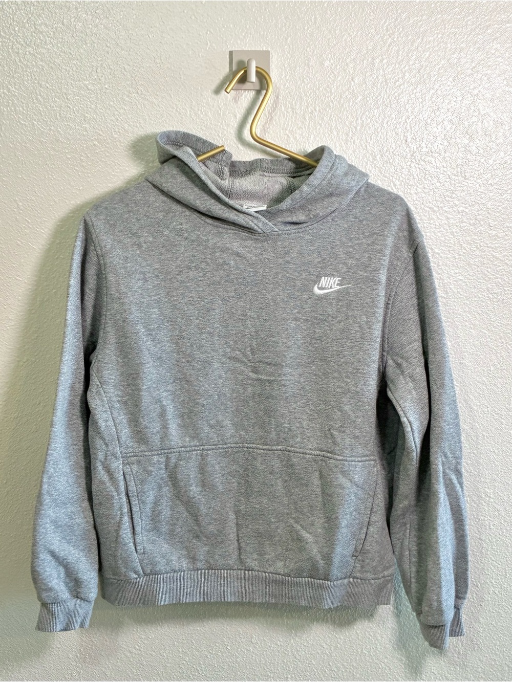 Nike Men's Gray Crewneck Hoodie with Subtle Logo